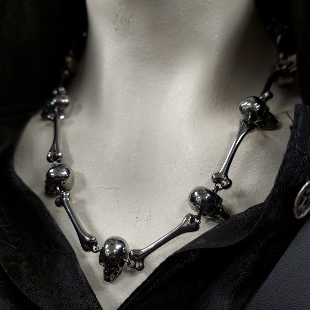 NECKLACE SKULLS 'N' BONES