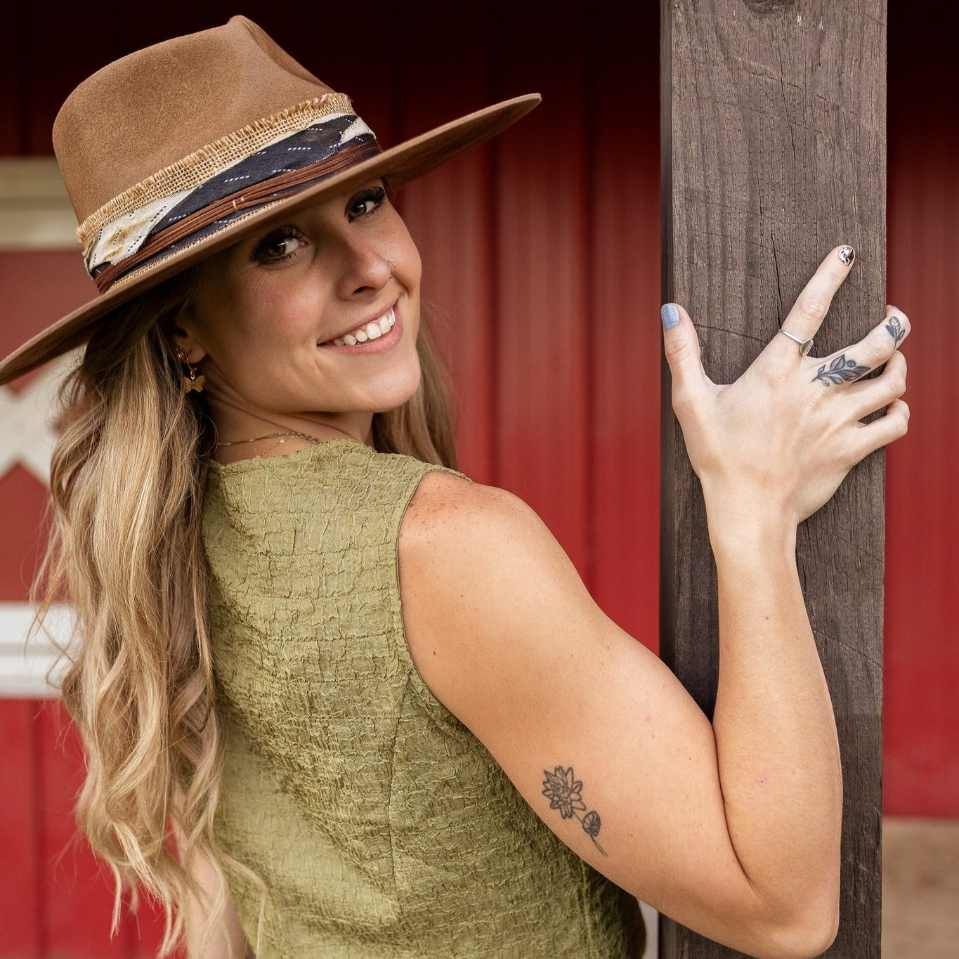 TEARDROP FEDORA HAT SIX SHOOTER