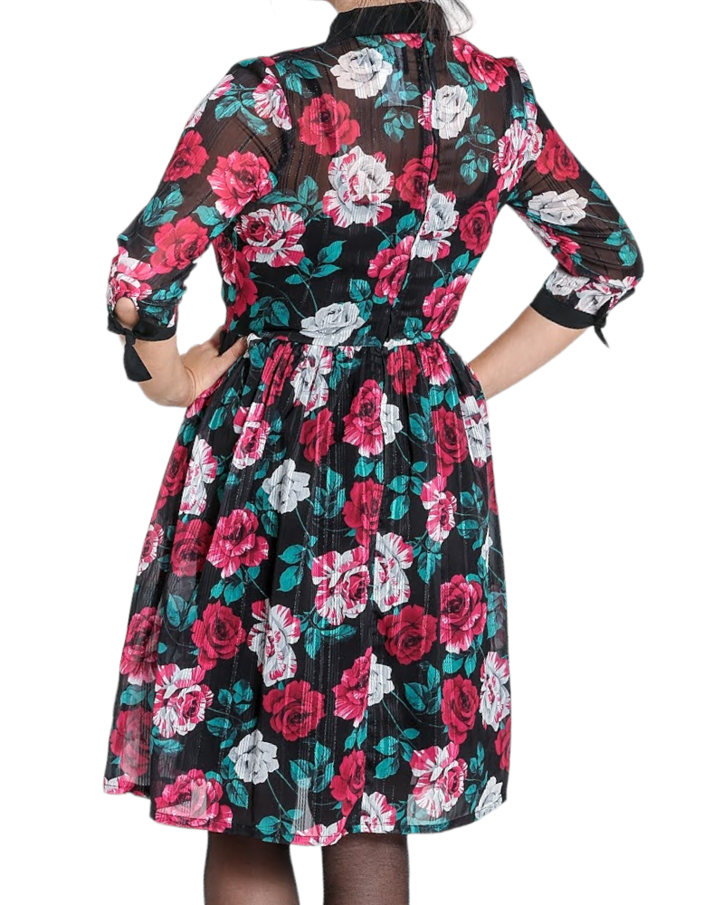 DRESS BED OF ROSES