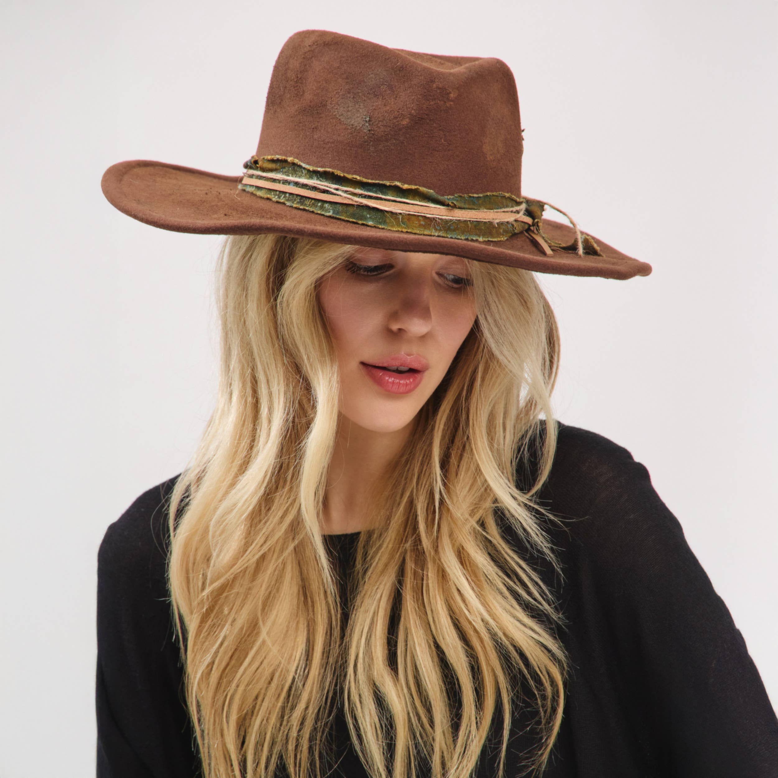 DISTRESSED COWBOY HAT