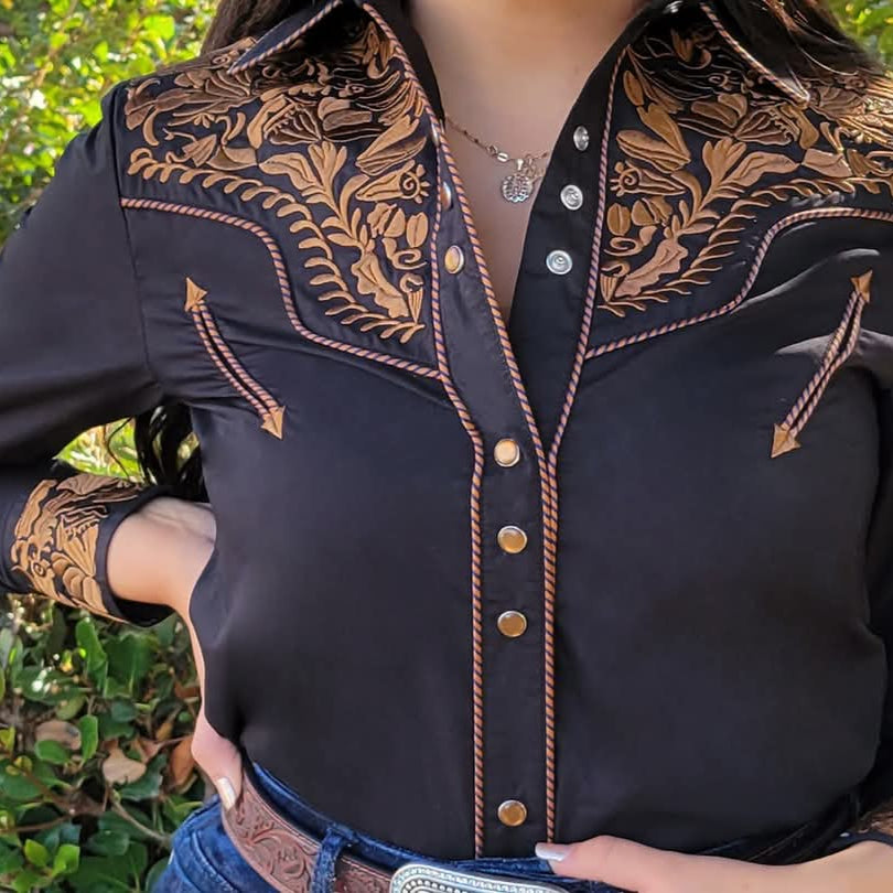 Exquisite Embroidered Western Shirt - De Los Cielos Collection