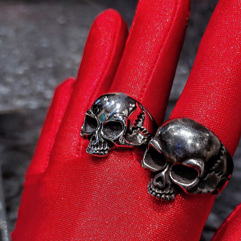 POLISHED STEEL SKULL RING