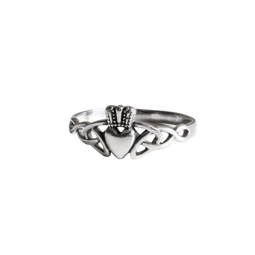 Ring with the Claddagh motif (heart with crown held by two hands) and Celtic knot. The Claddagh originally is an Irisch wedding, friendship or engagement ring. It shows two hands holding a heart with a crown. The heart symbolizes love, the hands friendship and reliance, the crown loyalty. 