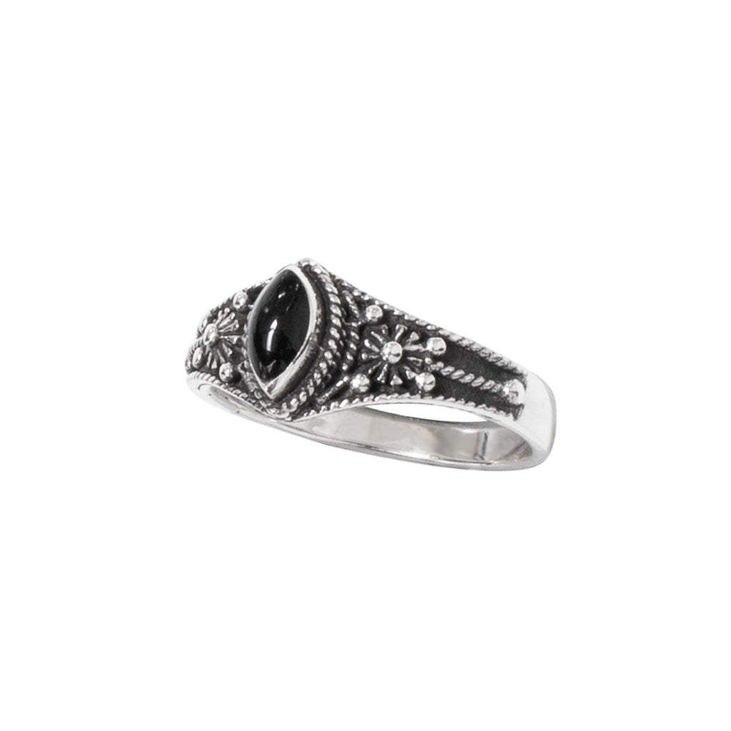 Expertly crafted in classic style, this filigree silver ring features a striking black onyx stone, adding a touch of elegance and sophistication to any outfit. Measuring at approximately 0.9 cm in height, this ring is a timeless accessory that is sure to make a statement. 