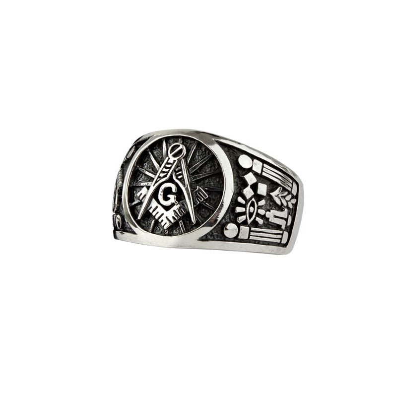 The five basic ideals of the Freemasons are freedom, equality, brotherhood, tolerance and humanity. Their basic symbols are compasses and angles. Ring width 14 mm, Material: 925 sterling silver.