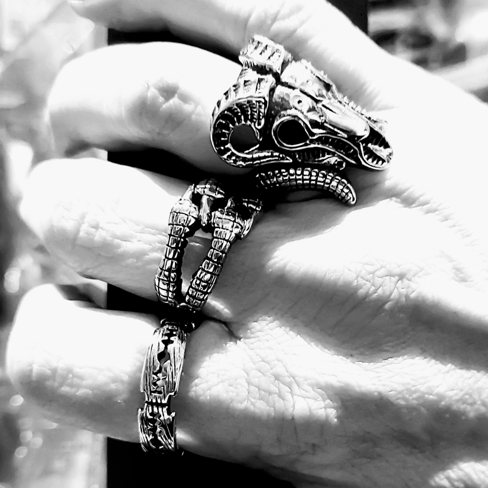 RAZOR BLADE RING