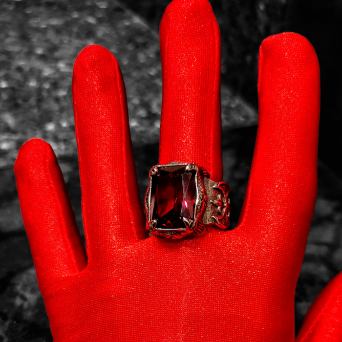 ROYAL BEAUTY STEEL RING