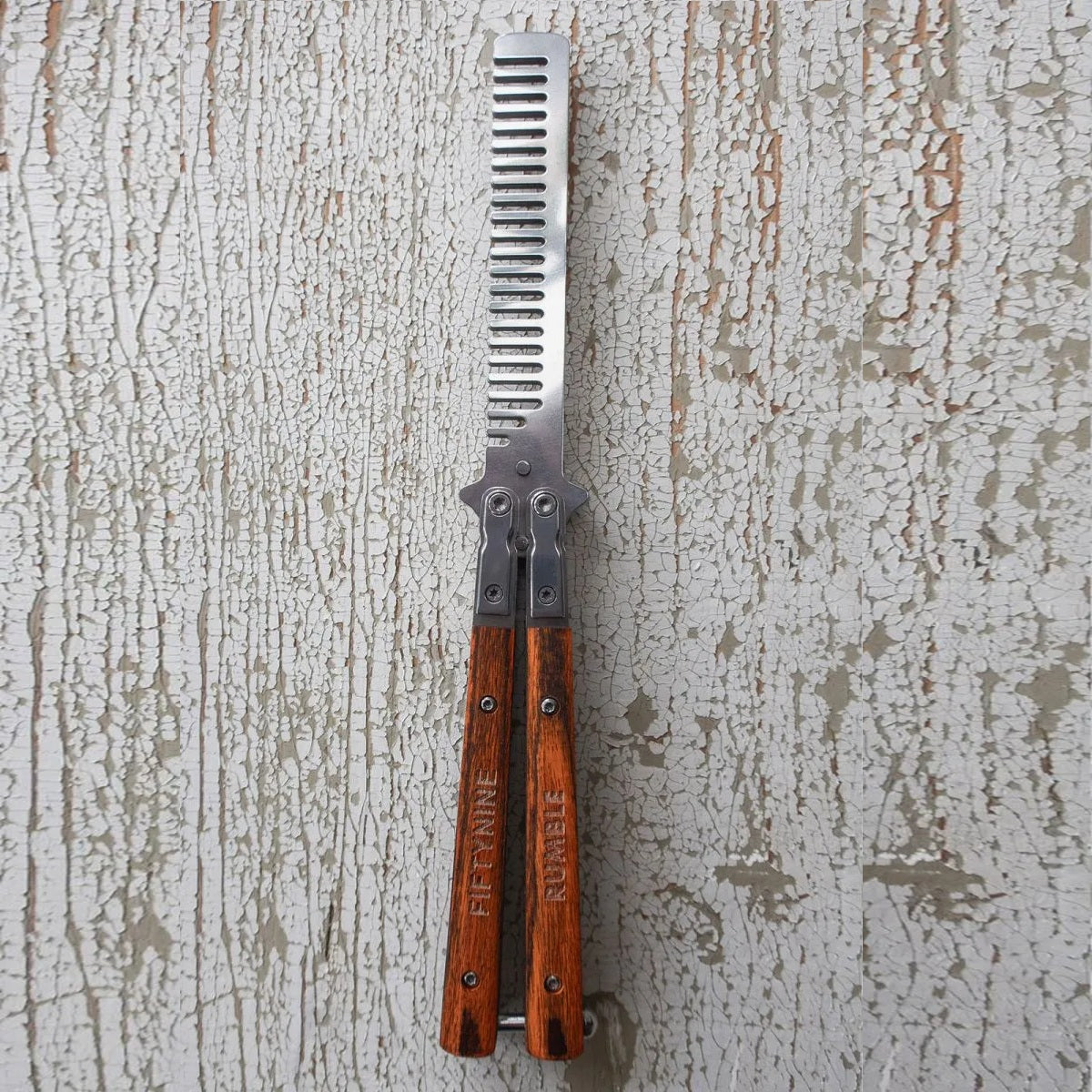 Rumble59 Butterfly Comb – Balisong-Style Folding Comb