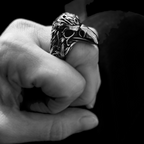 Ring Raven, a symbol of tradition and strength. This old symbol ring is crafted with durable stainless steel, ensuring lasting wear. Measuring approximately 3.0 x 2.3 cm, it is the perfect addition to any outfit.