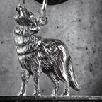 SILVER PENDANT HOWLING WOLF