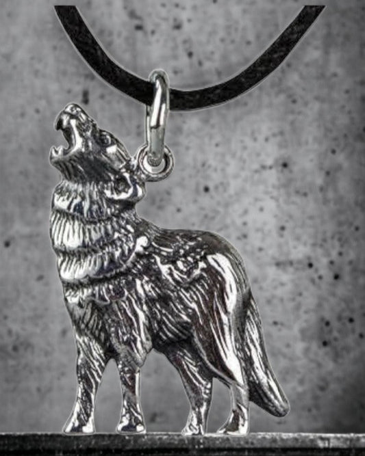 SILVER PENDANT HOWLING WOLF