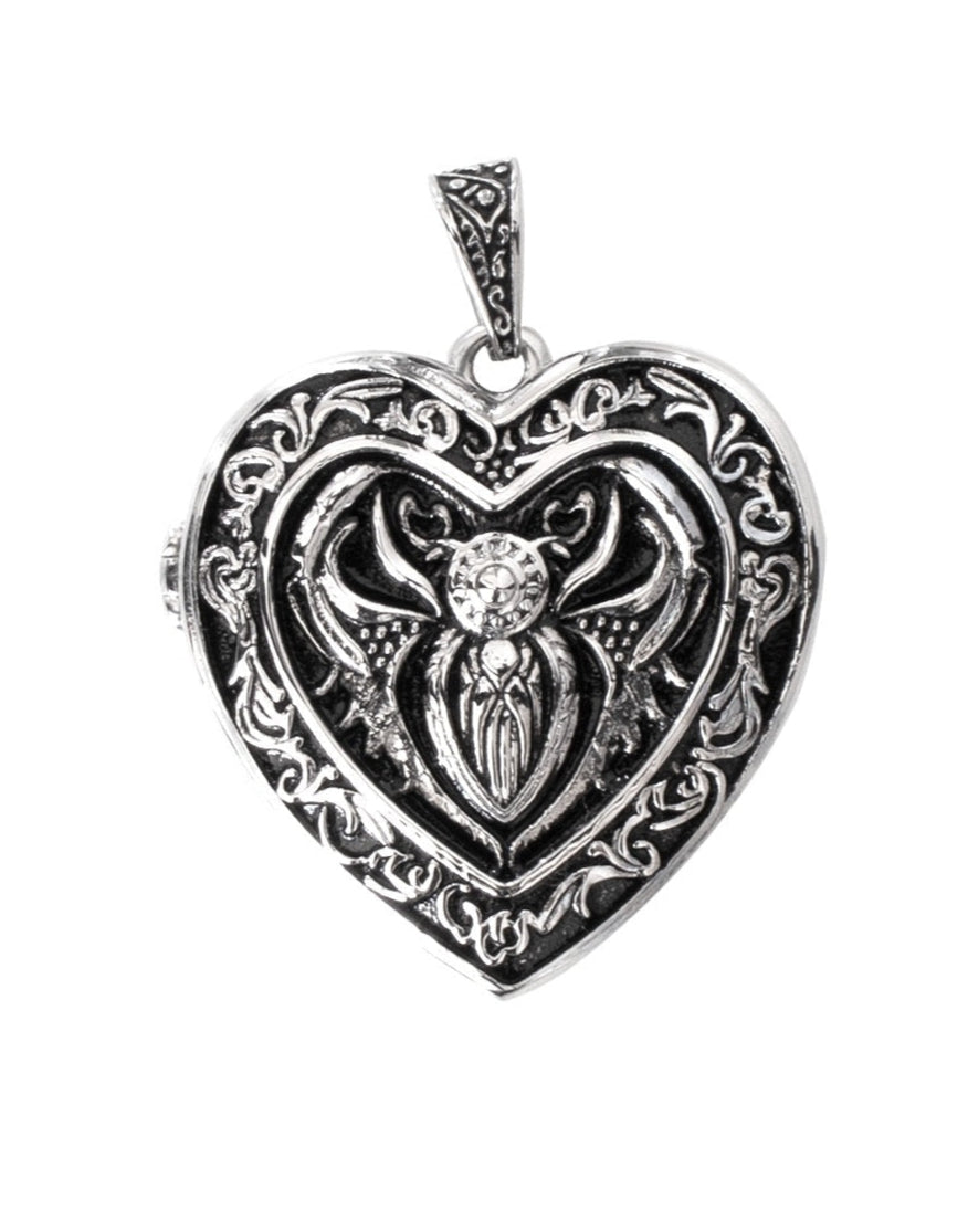 PENDANT BEETLE ON THE HEART