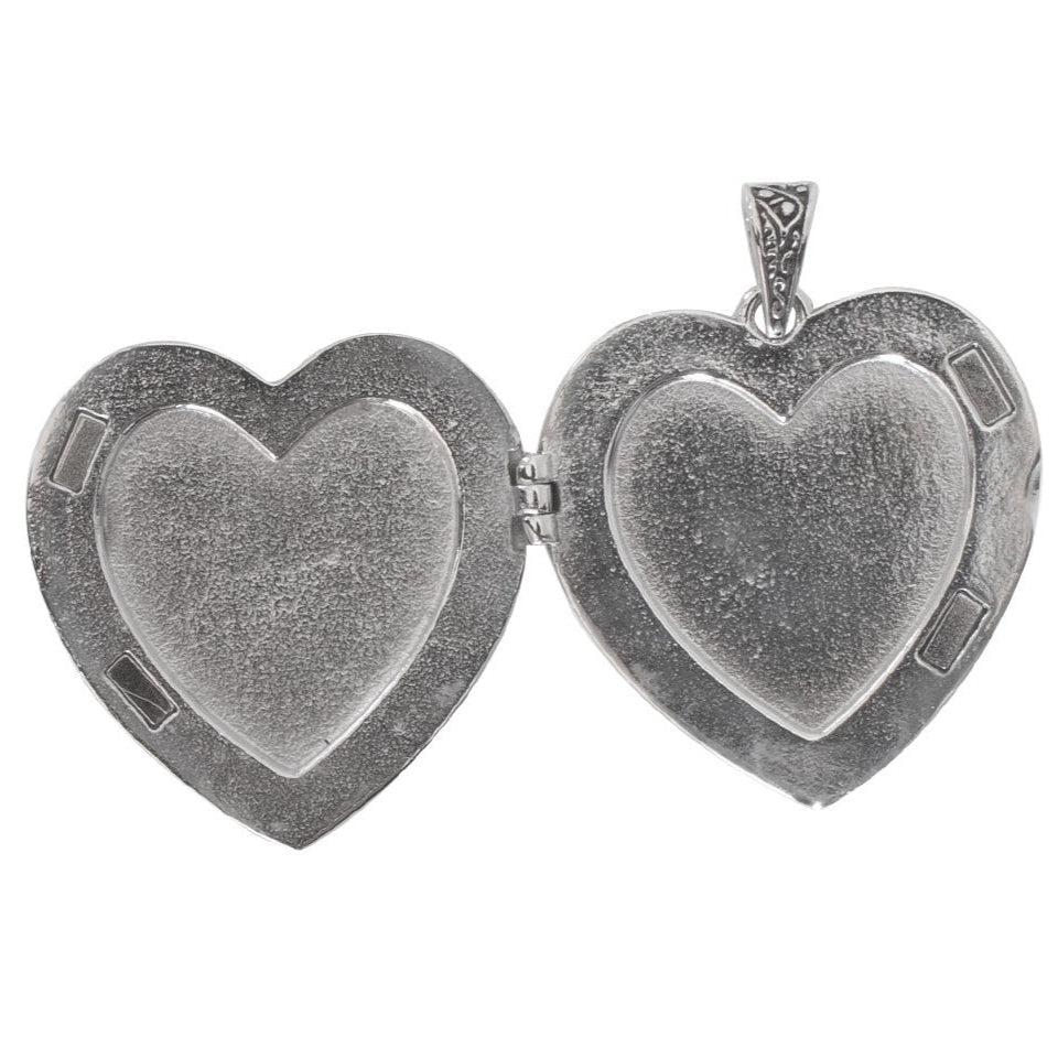 PENDANT CROSS ON THE HEART