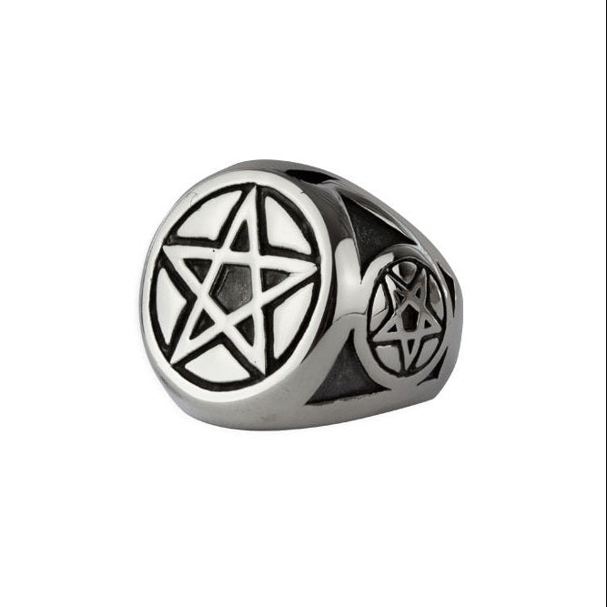 Pentagram ring Size: Ø 2.1 cm, Material: stainless steel.