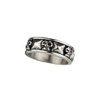 Stainless steel ring with skulls, Width: approx. 0.8 cm,&nbsp;Material: stainless steel.