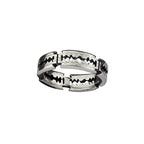 Razor Blade ring, Width: approx. 0.6 cm, Material: stainless steel.