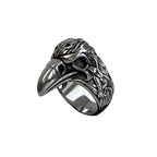 Ring Raven, a symbol of tradition and strength. This old symbol ring is crafted with durable stainless steel, ensuring lasting wear. Measuring approximately 3.0 x 2.3 cm, it is the perfect addition to any outfit.