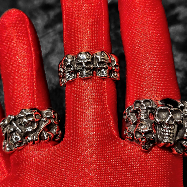 STAINLESS STEEL SKULLS RING