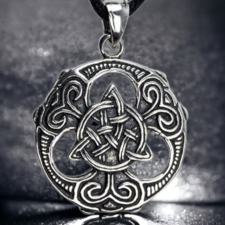 STERLING SILVER CELTIC KNOT PENDANT