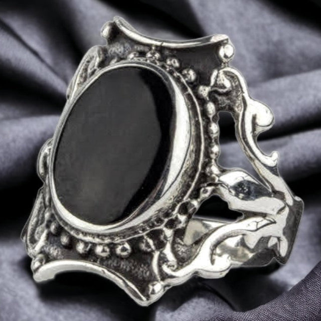 STERLING SILVER RING KNIGHTLY BEAUTY
