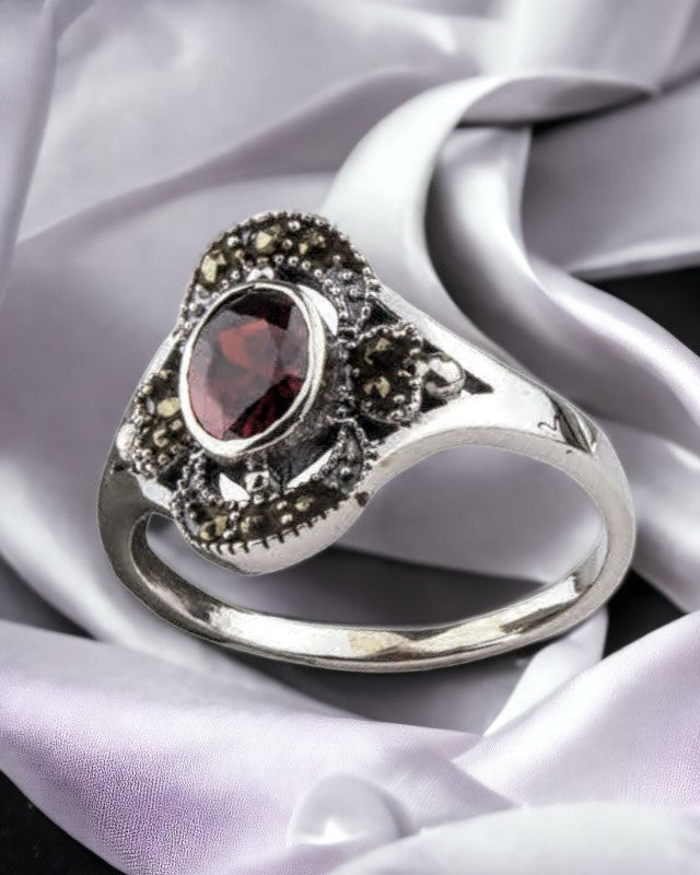 STERLING SILVER RING RED MARCASITE