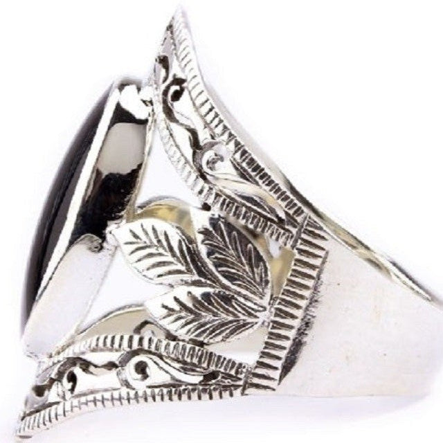 STERLING SILVER RING WITH ONYX