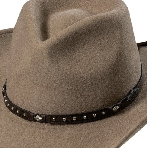 Sisevoodriga vormitav villa vildist kaabu Reno ja kvaliteetne nahast kaabupael koos konchodega. Mugav kanda reguleeritava sisemise paela tõttu.