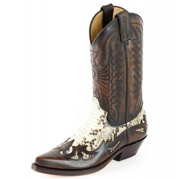 Men's cowboy boots 1935